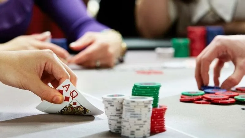 Luật chơi bài Poker trực tuyến cho người mới